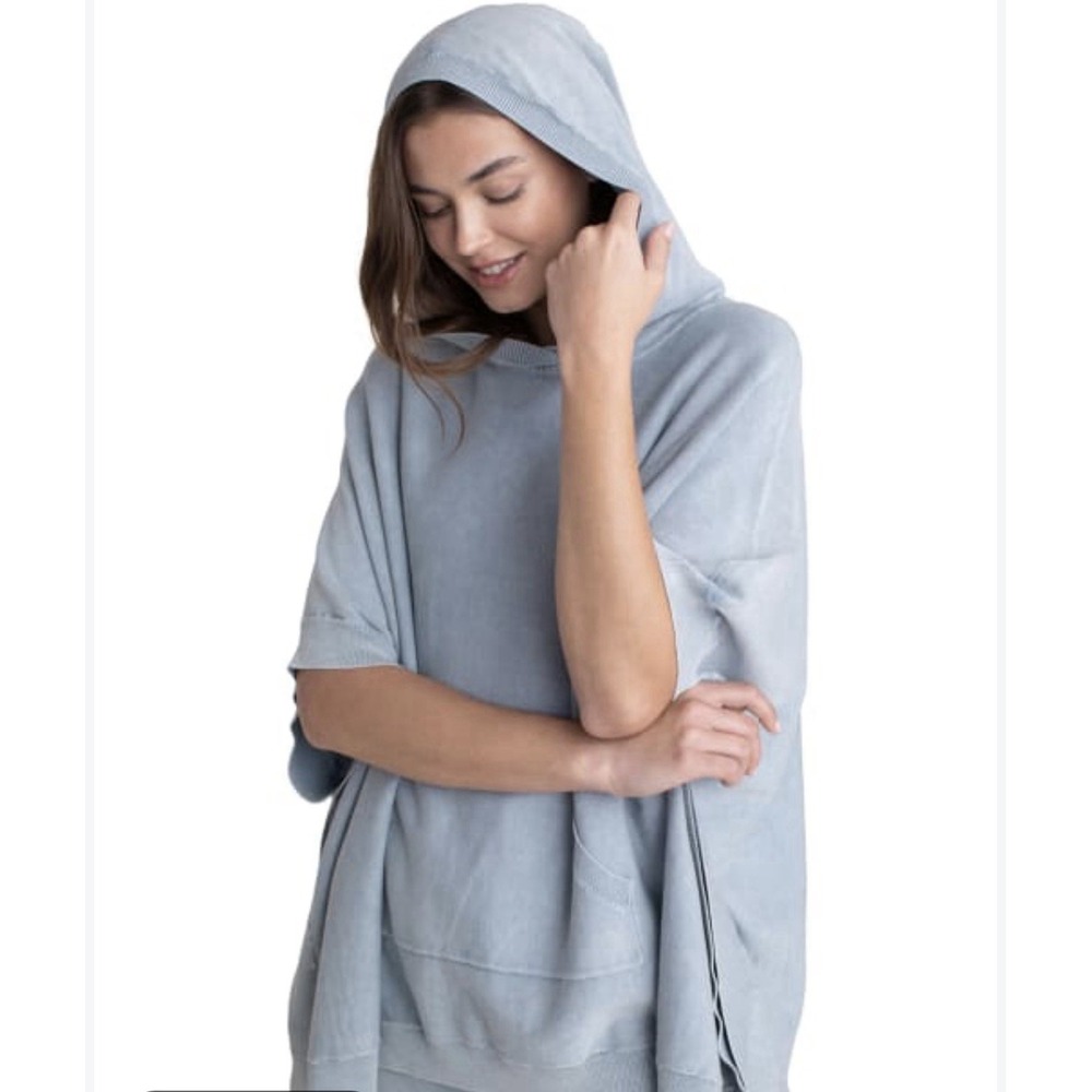 Barefoot Dreams Dusty Blue Sunbleached Knot Poncho OS Oversized Loungewear Beach